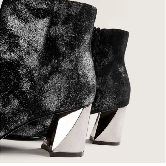 Kendall + Kylie Ankle Metallic Booties - Picture 12 of 13